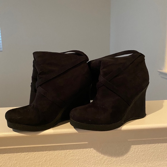 Boots - Picture 5 of 5